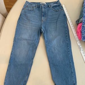 EUC Womens Abercrombie & Fitch jeans. The Ankle Straight Ultra High Rise. 32/14S
